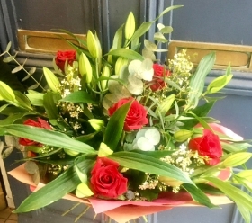 Red rose and lily bouquet